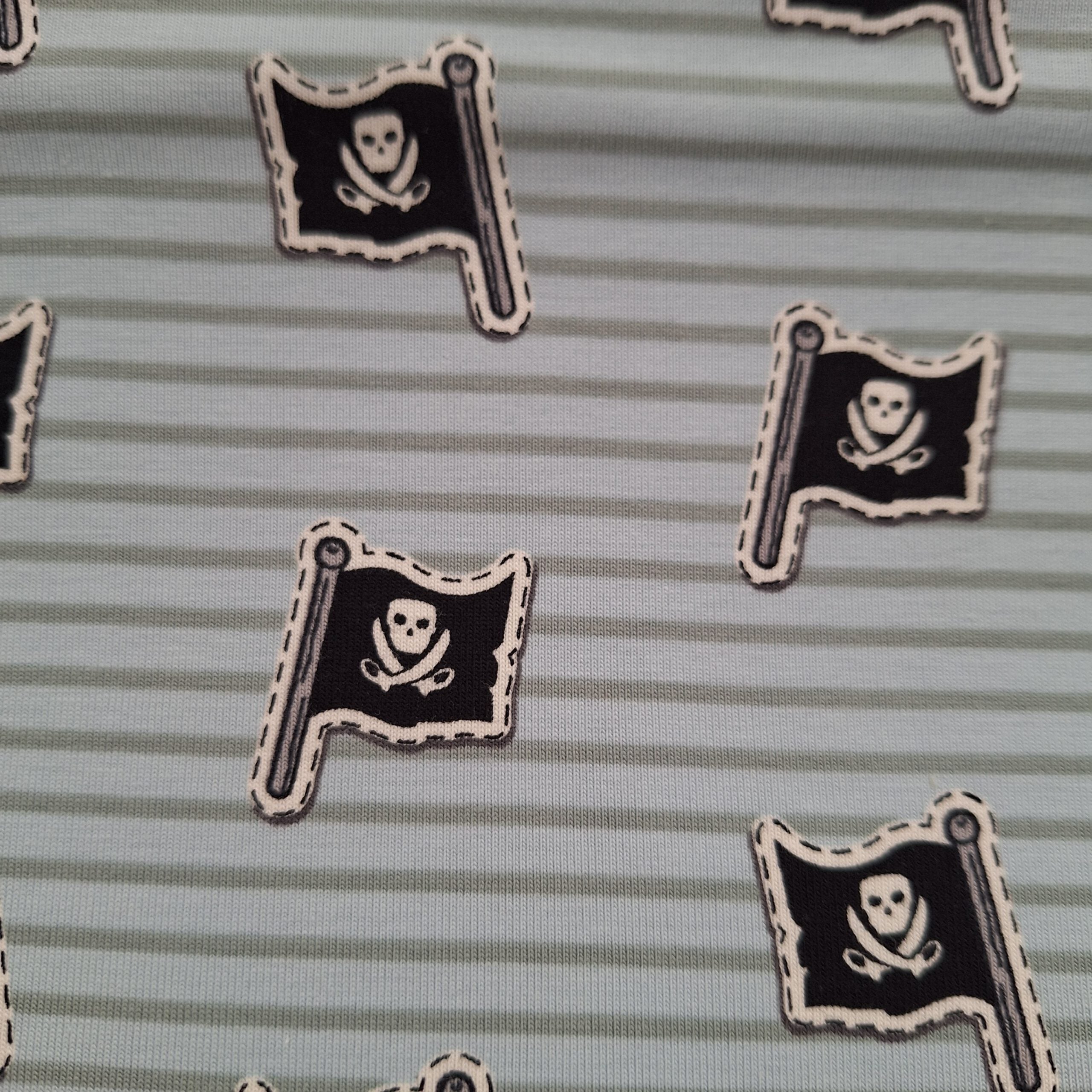 Baumwolljersey hellblau-grün gestreift mit Piratenflaggen