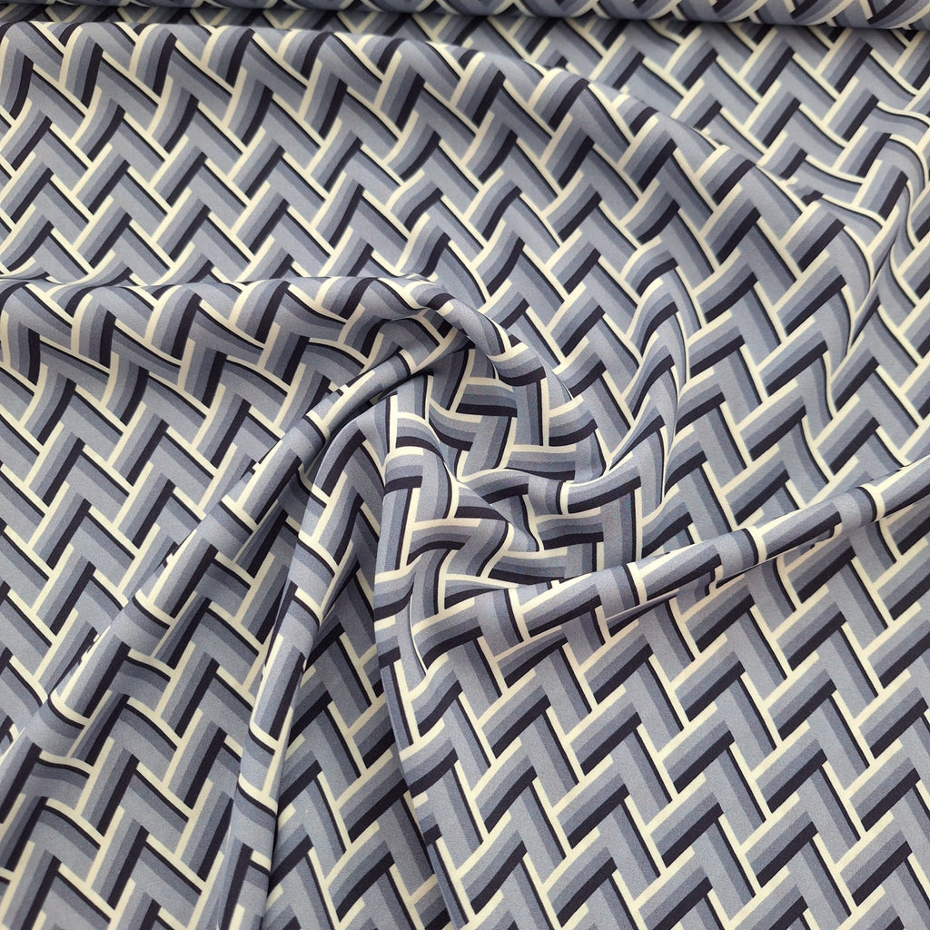 Viskose blau mit geometrischem Muster