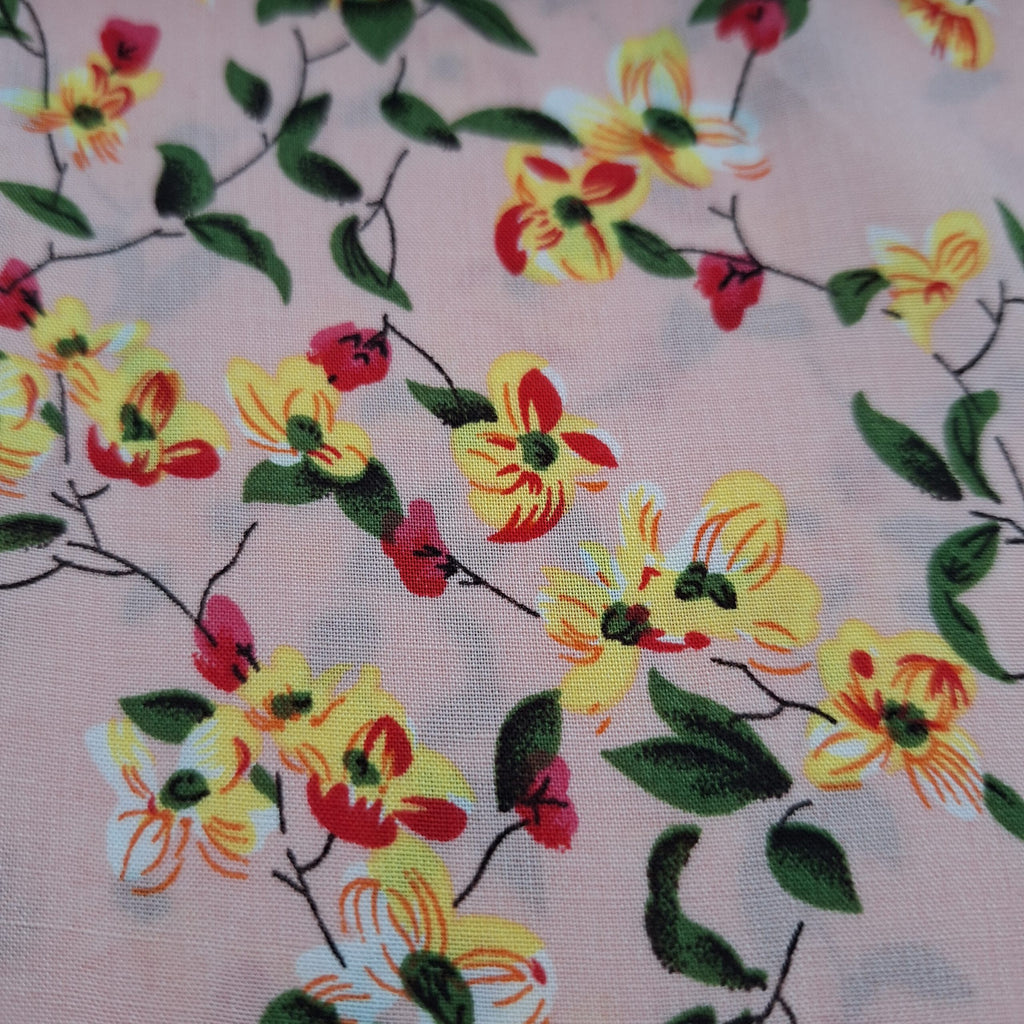 Viskose rosa mit Blüten