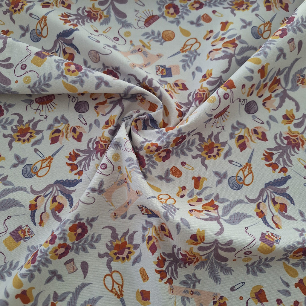 Canvas weiß mit Nähmotiven