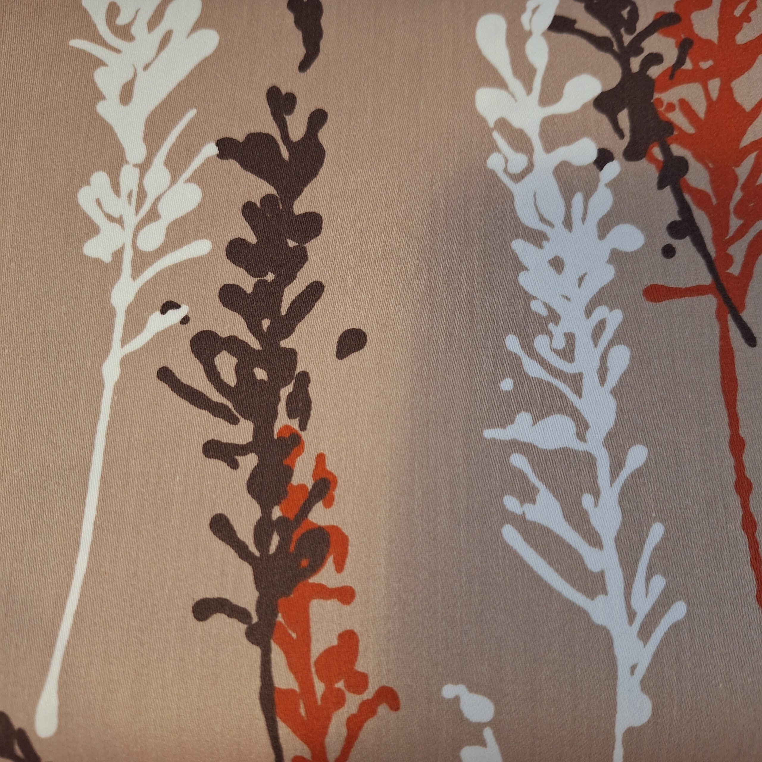 Popeline hellbraun mit Ästen