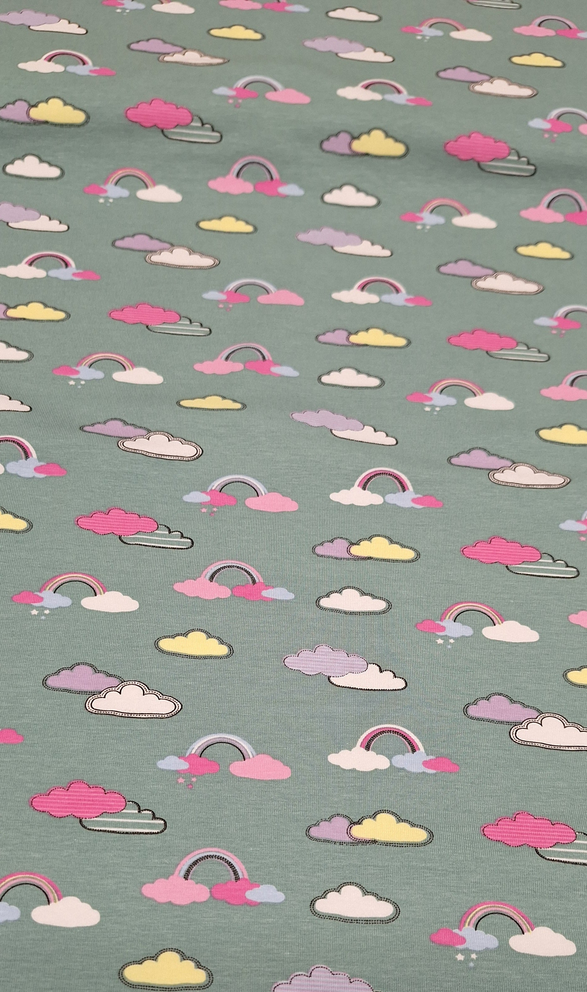 Baumwolljersey dunkelgrün mit Wolken