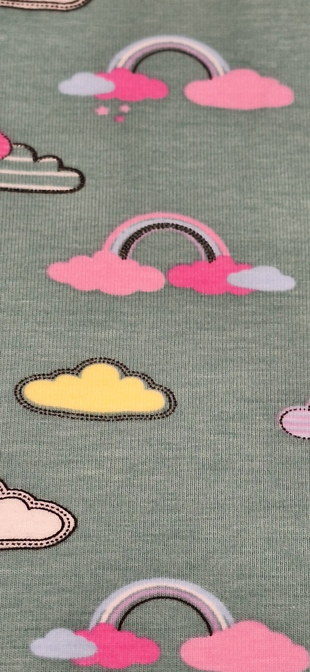 Baumwolljersey dunkelgrün mit Wolken