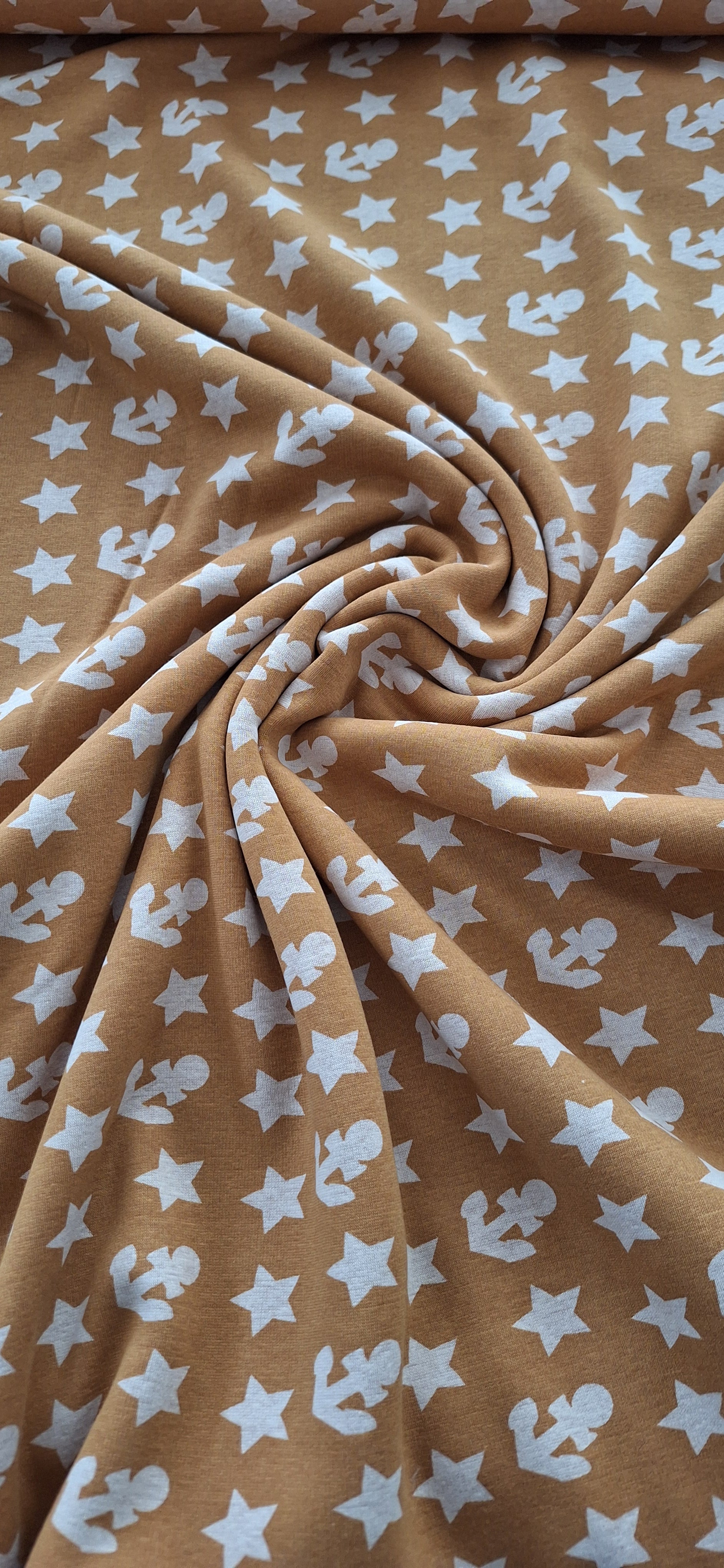 Wintersweat ockerfarben mit Anker und Sternen