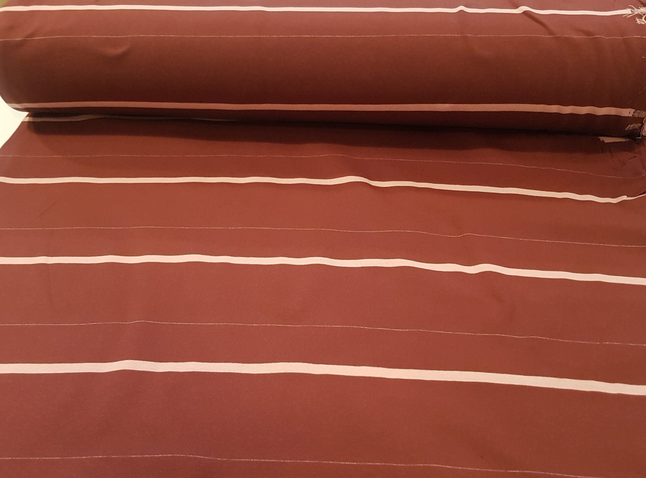 French Terry weinrot/lachsfarben gestreift