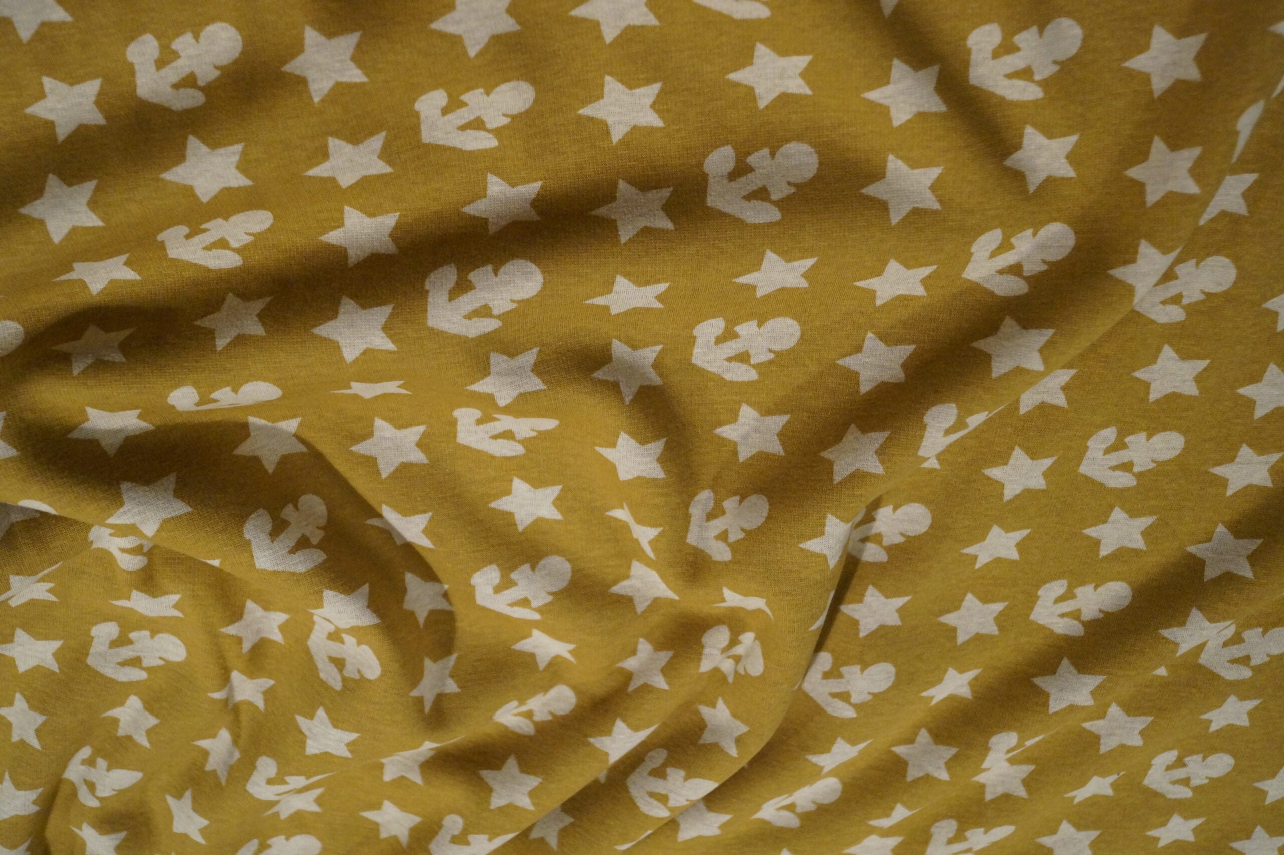 Wintersweat ockerfarben mit Anker und Sternen