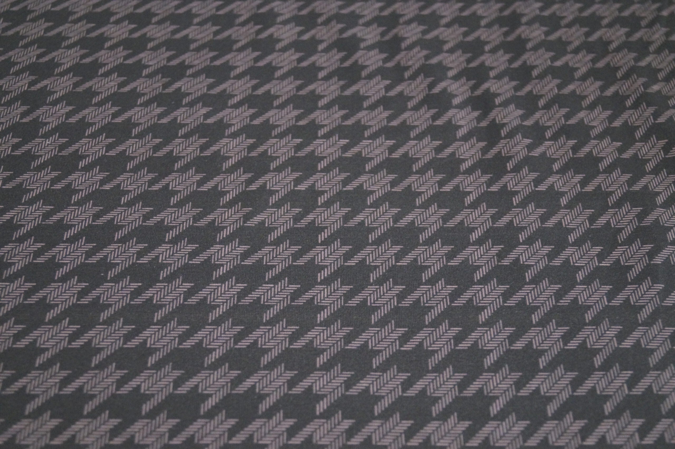 Baumwolljersey braun/rosa in Hahnentritt-Optik