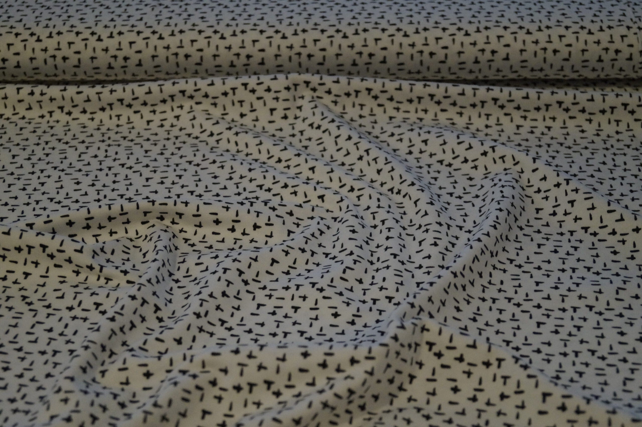 Baumwolljersey weiß mit schwarzen Strichen