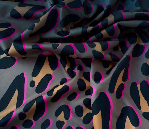 Bio-Funktionsstoff mit Leopardenmotiv