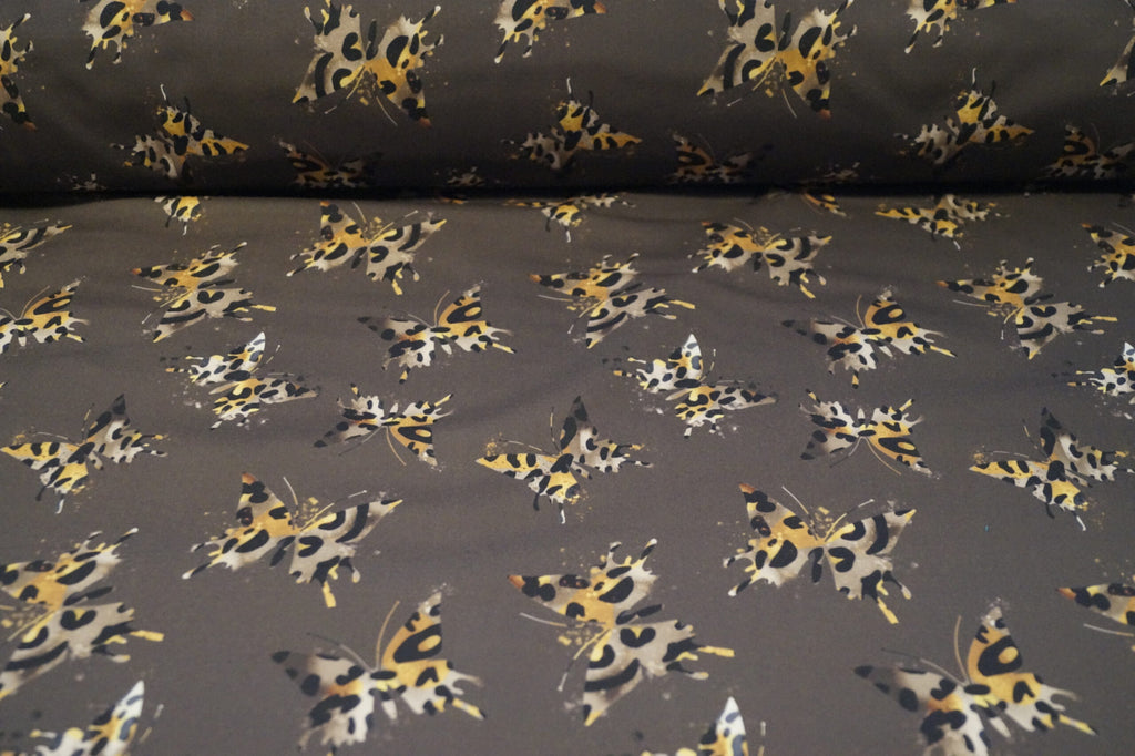 Softshell braun mit Schmetterlingen