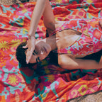 Badestoff bunt mit Maya-Motiven