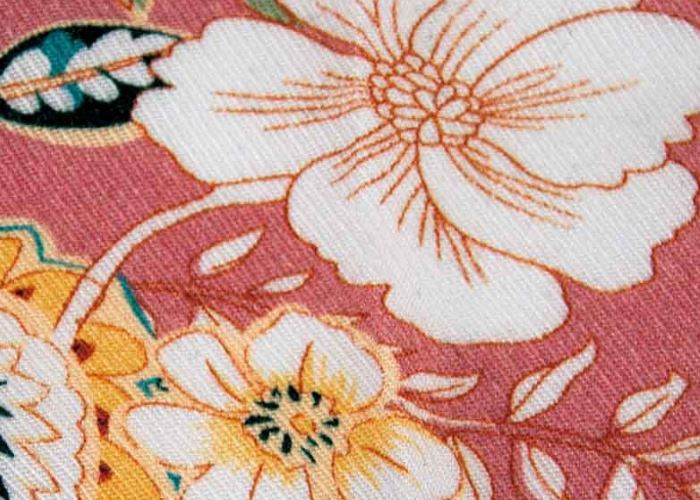 Viskose altrosa mit Blumendruck