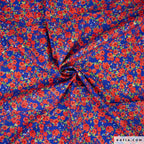 Popeline blau mit roten Blumen