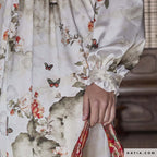 Satin Jacquard beige mit Schmetterlingen