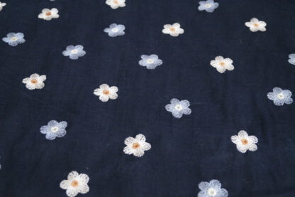 Babycord dunkelblau bestickt mit Blumen_Produktbild
